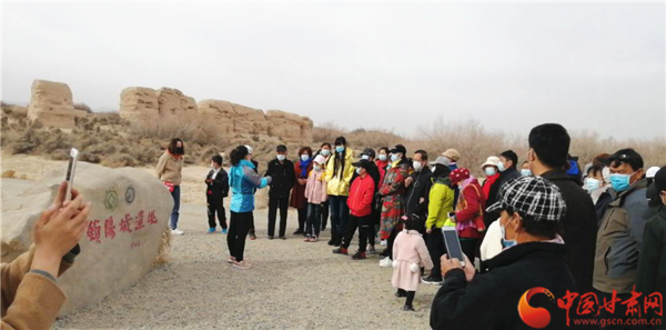 “引客入瓜”開門紅！瓜州迎來景區(qū)復(fù)工后首個(gè)旅行團(tuán)