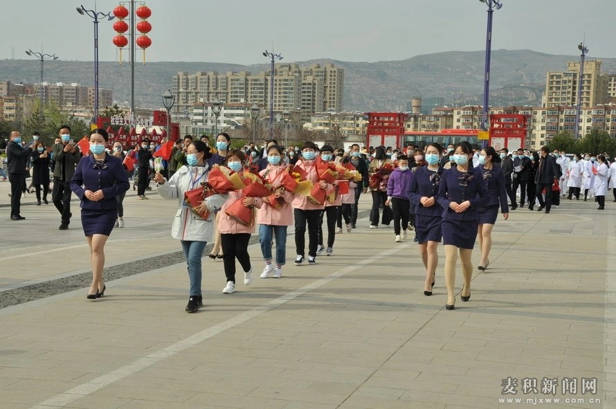不辱使命 英雄凱旋！麥積區(qū)馳援武漢5名醫(yī)務(wù)人員回家了
