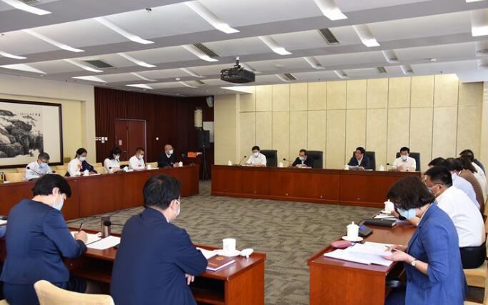 【兩會快訊】甘肅代表團(tuán)分組審議全國人大常委會工作報(bào)告，林鐸參加第一小組會議并發(fā)言