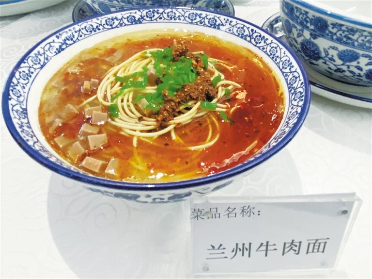 品香茗吃美食 還能K歌跳舞 “環(huán)西部火車游”專列爽得很！