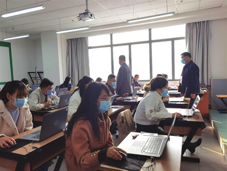 甘肅省4000余名考生參加全國導(dǎo)游資格等級(jí)考試