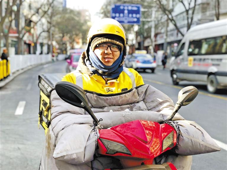 外賣小哥王全軍：好好干，在蘭州買套房