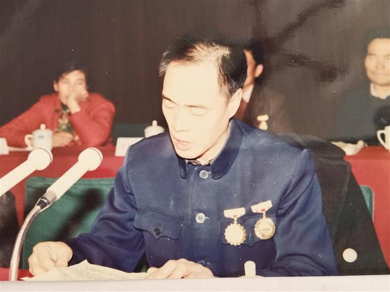 尋訪百名先鋒黨員  他用13年的時(shí)間完成28年的工作量——記“刀具大王”、全國勞模、蘭州通用機(jī)器廠工人技師蘆聚才
