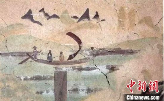 “一人搖櫓晃扁舟，兩人撐篙水上漂?！眻D為莫高窟第323窟《搖櫓帆船》（初唐）。　敦煌研究院供圖