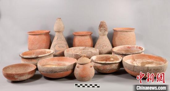 圖為圪垯川遺址出土的器物組合。(資料圖) 甘肅省文物局供圖