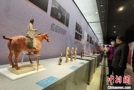 圖為展覽現(xiàn)場(chǎng)。　馮志軍 攝