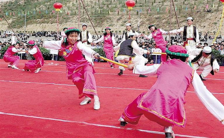 帶你走進(jìn)東鄉(xiāng)族傳統(tǒng)體育項目——拔棍