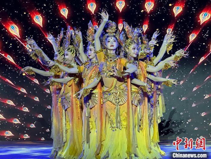 圖為甘肅演藝集團歌舞劇院表演的舞蹈《金光千佛》。(資料圖)戴文昌 攝